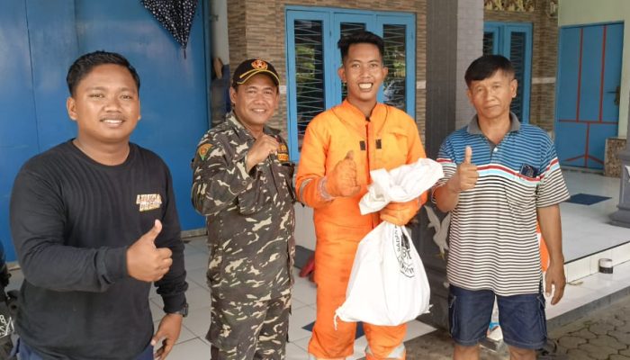 Tim Rescue Unit Damkar Krian Kembali Evakuasi Sarang Tawon Vespa Di Desa Tawangsari Taman