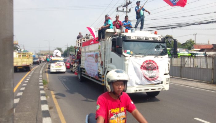 Demo Sopir Truk, Ruas Jalan Taman Sidoarjo Arah Surabaya Macet Total