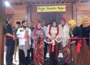 Nguri-Uri Budaya Jawa, Wabup Sidoarjo Mimik Idayana Resmikan Tetenger Gubuk Praja Ananta Raya