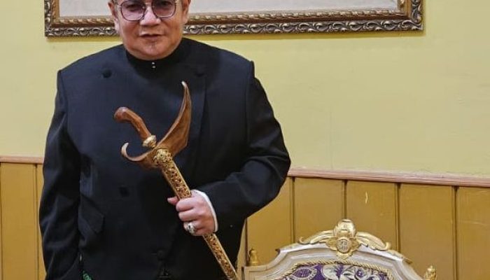 Keraton Surakarta Hadiningrat Resmi Memberikan Gelar Bangsawan Kepada Benjamin Kristianto