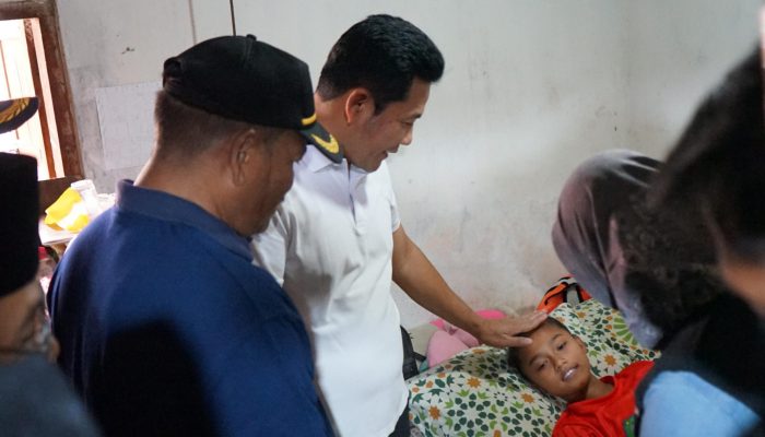 Bupati Subandi Kunjungi Atlet Sidoarjo Yang Cidera, Jamin Biaya Medis Dan Renovasi Rumah