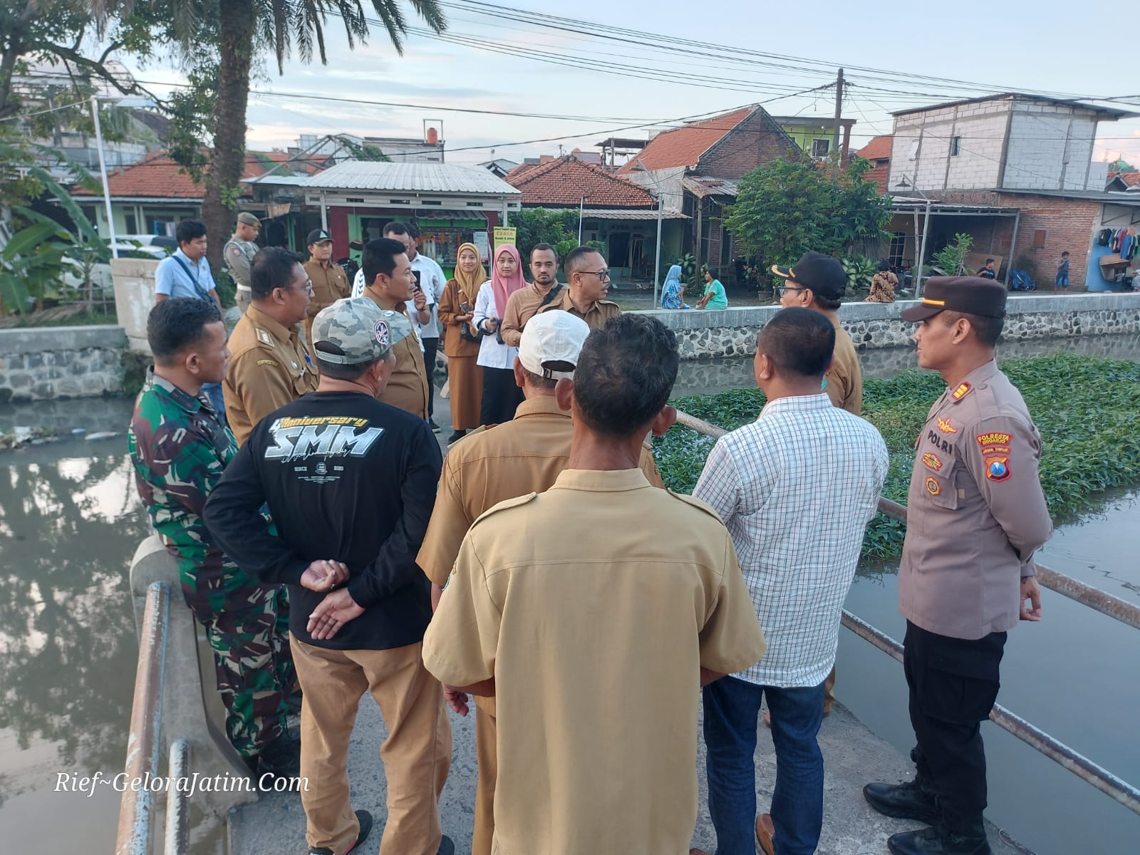 Sidak Sungai Pelayaran, Bupati Sidoarjo Sanggupi Pemasangan Sekat di Sungai Pelayaran Wilayah Taman