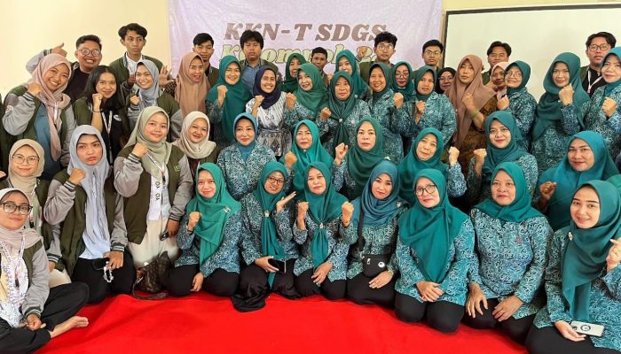 Mahasiswa Kkn Upn “Veteran” Jatim Berdayakan Ibu Pkk Kelurahan Ujung Lewat E-Commerce Dan Ronce Ceria