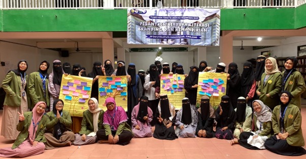 Santri Diajak Berani Bermimpi! KKN UPN “Veteran” Jatim Gelar Motivation Building dan Pohon Mimpi