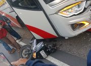 Bus Mira Seruduk Dua Motor Di Trosobo Taman, Tiga Pengendara Jadi Korban 