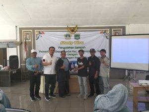 Pemdes Bambe Study Tiru Pengolahan Sampah, Turut Hadir Camat Driyorejo 2 Img 20250721 Wa0005