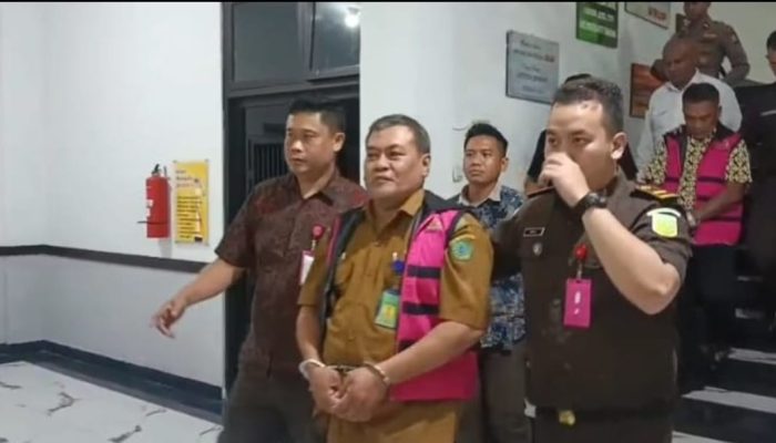 Diduga Korupsi Dana Csr Dari Pengembang, Kades Dan Bpd Desa Sidokerto Buduran Ditahan Kejari Sidoarjo