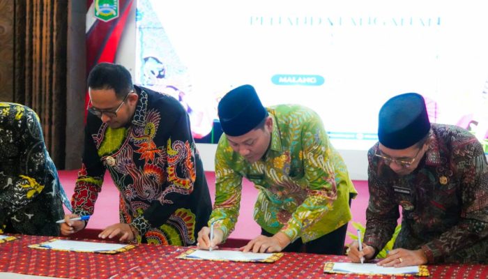 Bupati Sidoarjo Tandatangani Komitmen Bersama Akselerasi Penerapan Manajemen Talenta