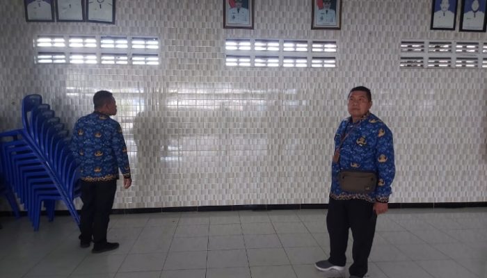 Persiapan Menghadapi Bersih Desa Dan Puncak Hari Kemerdekaan, Desa Sawotratap Gedangan Percantik Area Balai Desa