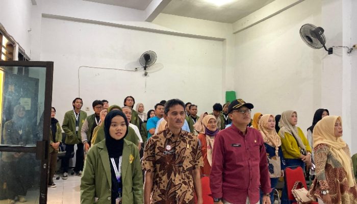 Kelompok 39 Kkn Tematik Sdgs Gelar Sosialisasi Budidaya Hidroponik Kangkung Di Kelurahan Bulak