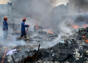Gudang Rosokan Di Sukodono Sidoarjo Ludes Terbakar, Diduga Akibat Korsleting Listrik