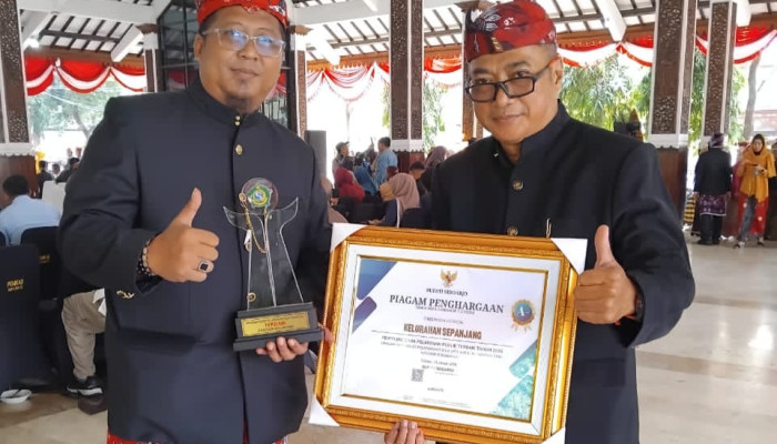 Lima Tahun Berturut-Turut, Kelurahan Sepanjang Taman Raih Penghargaan Pelayanan Publik Terbaik