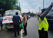 Kecelakaan Tunggal Di Jalan Raya Kletek, Pengendara Scoopy Dilarikan Ke Rs