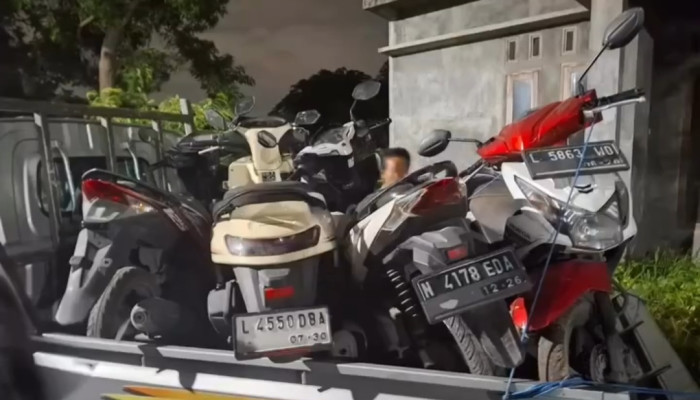 Digerebek Tengah Malam, Gudang Di Jumputrejo Sukodono Simpan Puluhan Motor Diduga Hasil Kejahatan