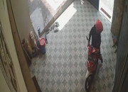 Terekam Cctv, Motor Warga Tambaksawah Sidoarjo Raib Digondol Maling