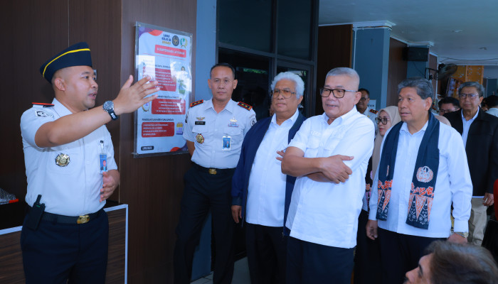 Komisi Xiii Dpr Ri Tinjau Langsung Pelayanan Dan Program Pembinaan Di Lapas Kelas Iia Sidoarjo