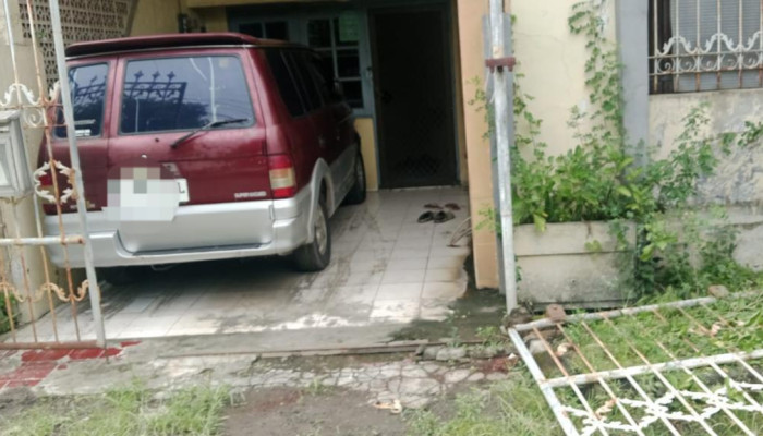 Anak Di Bawah Umur Tertimpa Pagar Besi Ambruk Di Perumahan Deltasari Waru, Dilarikan Ke Rs