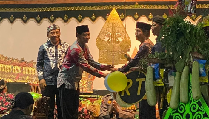 Ratusan Warga Padati Punden Mbah Putut, Tradisi Ruwah Dusun Sadang Berlangsung Khidmat Dan Meriah
