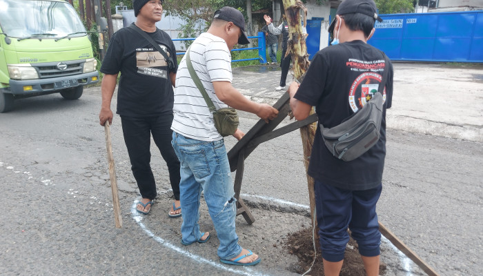 Tiga Laka Semalam, Pemuda Pancasila Pac Taman Soroti Kerusakan Jalan Sadang–Kletek