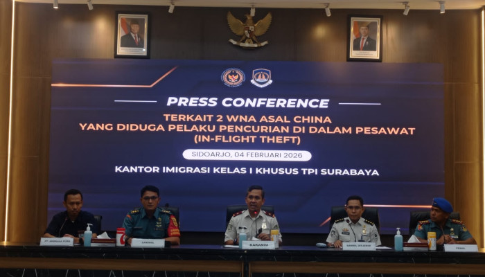 Diduga Curi Uang Penumpang, Dua Wna China Diamankan Di Bandara Juanda