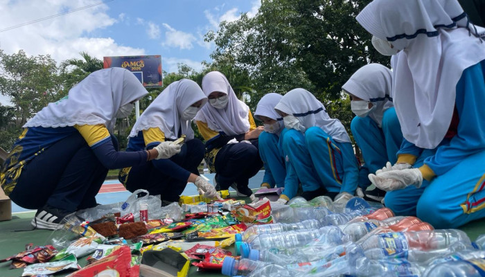 Sambut Ramadan Hijau Dan Hari Peduli Sampah, Sma Al Muslim Gandeng Ecoton Gelar Brand Audit Sampah Kurangi Sampah Plastik