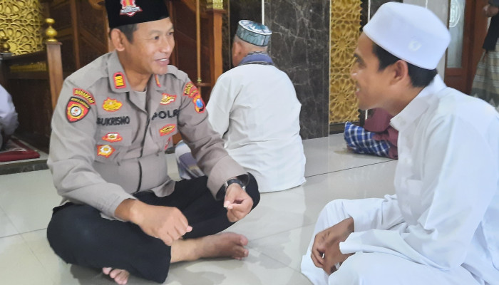 Jaga Kekhusyukan Ramadan, Kapolsek Pohjentrek Pererat Sinergitas Bersama Tokoh Agama Dan Masyarakat