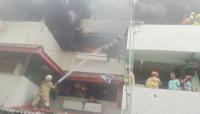 Korsleting Listrik Picu Kebakaran Di Rusunawa Sumbo, Enam Kamar Terdampak Dan Satu Penghuni Shock