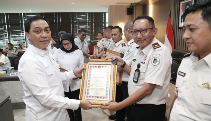 Lapas Kelas I Surabaya Raih Penghargaan Dittipidnarkoba Bareskrim Polri Atas Komitmen Berantas Narkoba