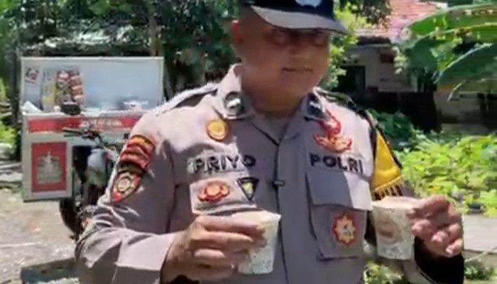 Program Humanis Polsek Taman, Kopi Seduh Pak Bhabin Disambut Antusias Warga