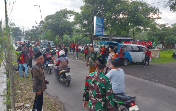 Kolaborasi Pemuda Pancasila dan Pemdes Pertapan Maduretno Taman Tebar 500 Takjil di Bulan Ramadan 8 20260305 170240