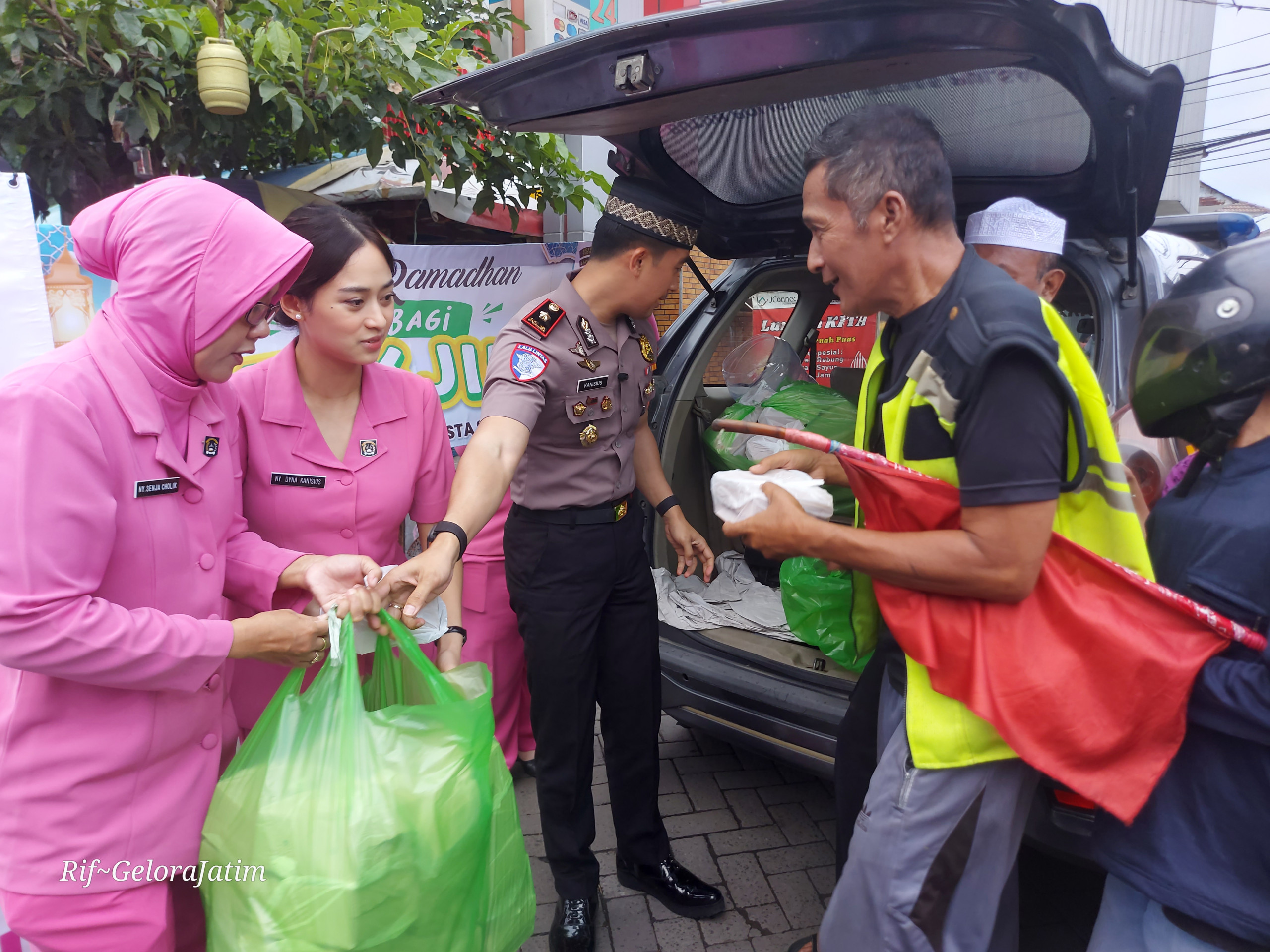 Buka Puasa Bersama Forkopimka dan Santuni Anak Yatim, Kapolsek Taman Ajak Jaga Harkamtibmas Jelang Idul Fitri 2 20260309 165230 Scaled