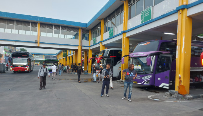 Lonjakan Pemudik Mulai Terjadi Di Terminal Purabaya, Armada Bus Ditambah