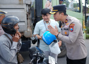 Peduli Keselamatan Berkendara, Polsek Taman dan RS Anwar Medika Bagikan Helm SNI 11 Img 20260309 Wa0066