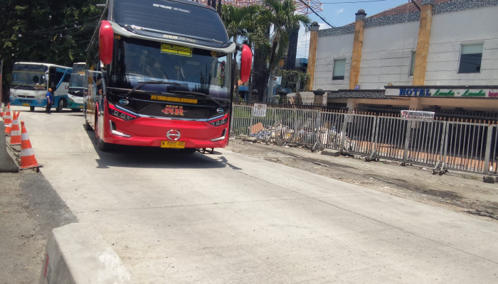 Betonisasi Rampung, Jalur Keluar Timur Terminal Purabaya Kembali Difungsikan
