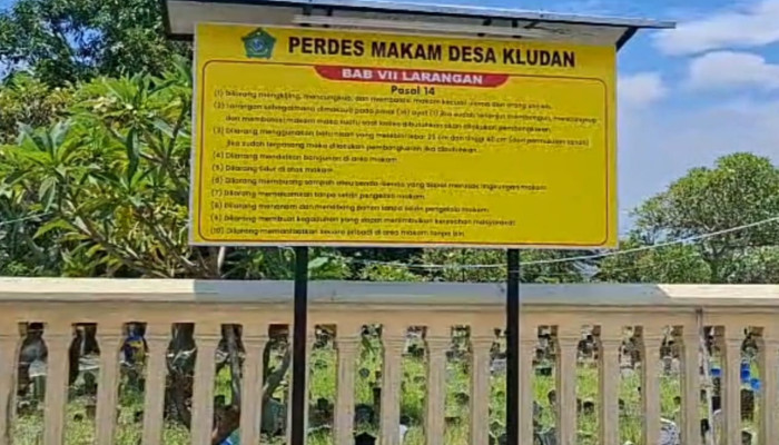 Puluhan Nisan Di Makam Desa Kludan Dicoret Silang Merah, Picu Polemik Di Warga