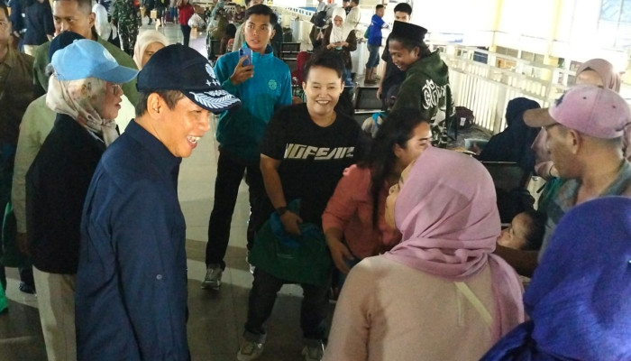 Terminal Bungurasih Dipadati 45 Ribu Penumpang Per Hari, Menteri Lh Minta Pengelolaan Sampah Dibenahi