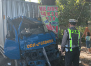 Laka Beruntun Di Jalur Rawan Laka Balongbendo, Polisi Lakukan Evakuasi Cepat
