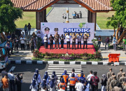 Ribuan Pemudik Diberangkatkan Bupati Dari Pendopo, Pemkab Sidoarjo Siapkan 28 Bus Untuk 5 Rute Favorit