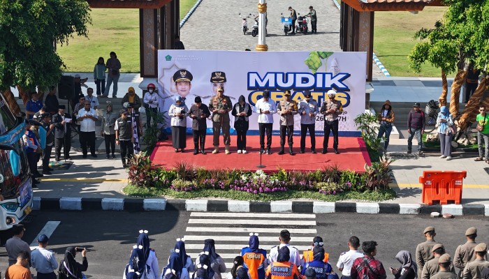Ribuan Pemudik Diberangkatkan Bupati Dari Pendopo, Pemkab Sidoarjo Siapkan 28 Bus Untuk 5 Rute Favorit