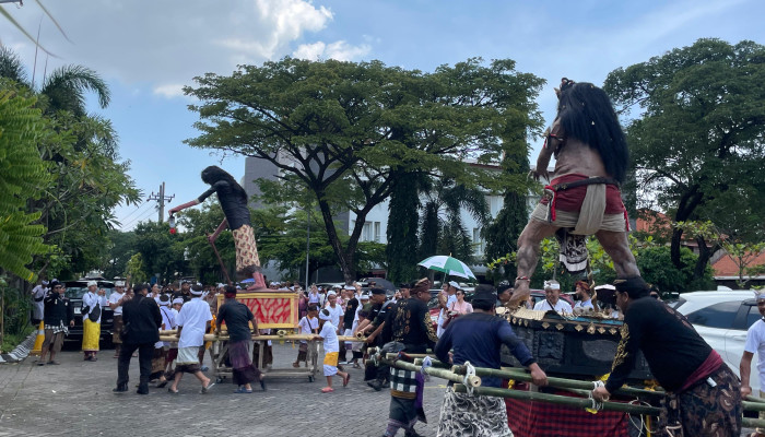 Nyepi Di Sidoarjo Berlangsung Khidmat, Ribuan Umat Ikuti Tawur Agung Di Tiga Pura