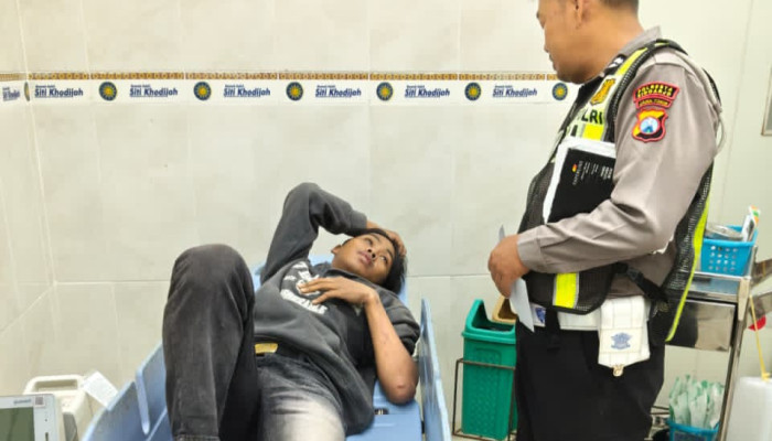 Tabrakan Dua Motor Di Depan Spbu Gilang, Tiga Pengendara Alami Luka