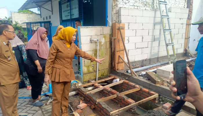 Sidak Sppg Tulangan, Wabup Mimik Temukan Masalah Ipal Dan Lahan Rth