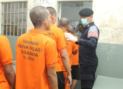 Rutan Kelas I Surabaya Gelar Tes Urin Dan Razia Blok Hunian, Hengki Giantoro Tegaskan Komitmen Bebas Halinar