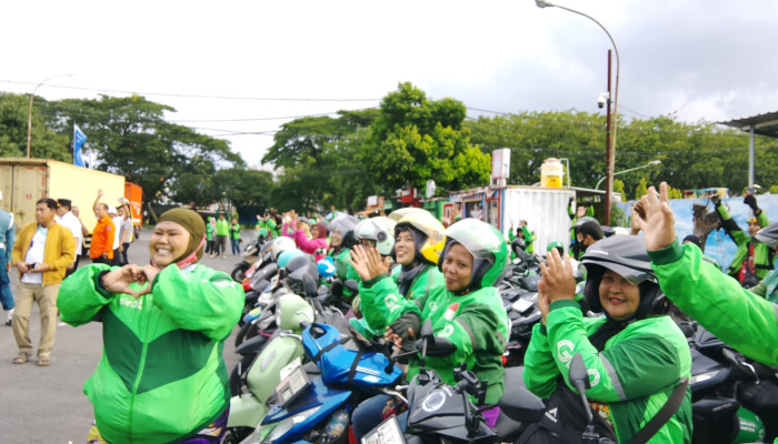 Ratusan Driver Ojol Sidoarjo Dapat Bbm Gratis, Aksi Sosial Gubernur Jatim Disambut Antusias