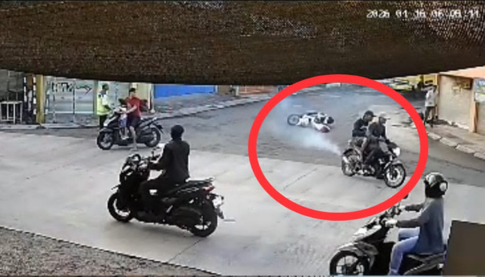 Aksi Jambret Di Pertigaan Ngeni Waru, Korban Terjatuh Dan Alami Luka