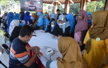 Dinas Kesehatan Sidoarjo Bersama Auto2000 Waru-Sidoarjo Gelar Cek Kesehatan Gratis