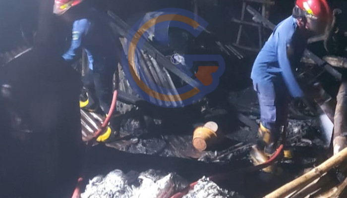 Gudang Produksi Arang Di Krembangan Taman Terbakar, Diduga Akibat Kegagalan Mesin Produksi