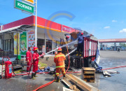 Kebakaran Truk Bermuatan Mebel Gegerkan Raya Juanda, Api Padam Dalam Satu Jam