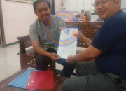 Calon Kades Nomor 3 Datangi Kantor Panitia Pilkades Pabean, Serahkan Surat Keberatan Resmi