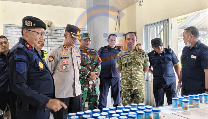 Lapas Kelas I Surabaya Deklarasi Bersih Hp, Narkoba, Dan Penipuan, 7 Ponsel Disita